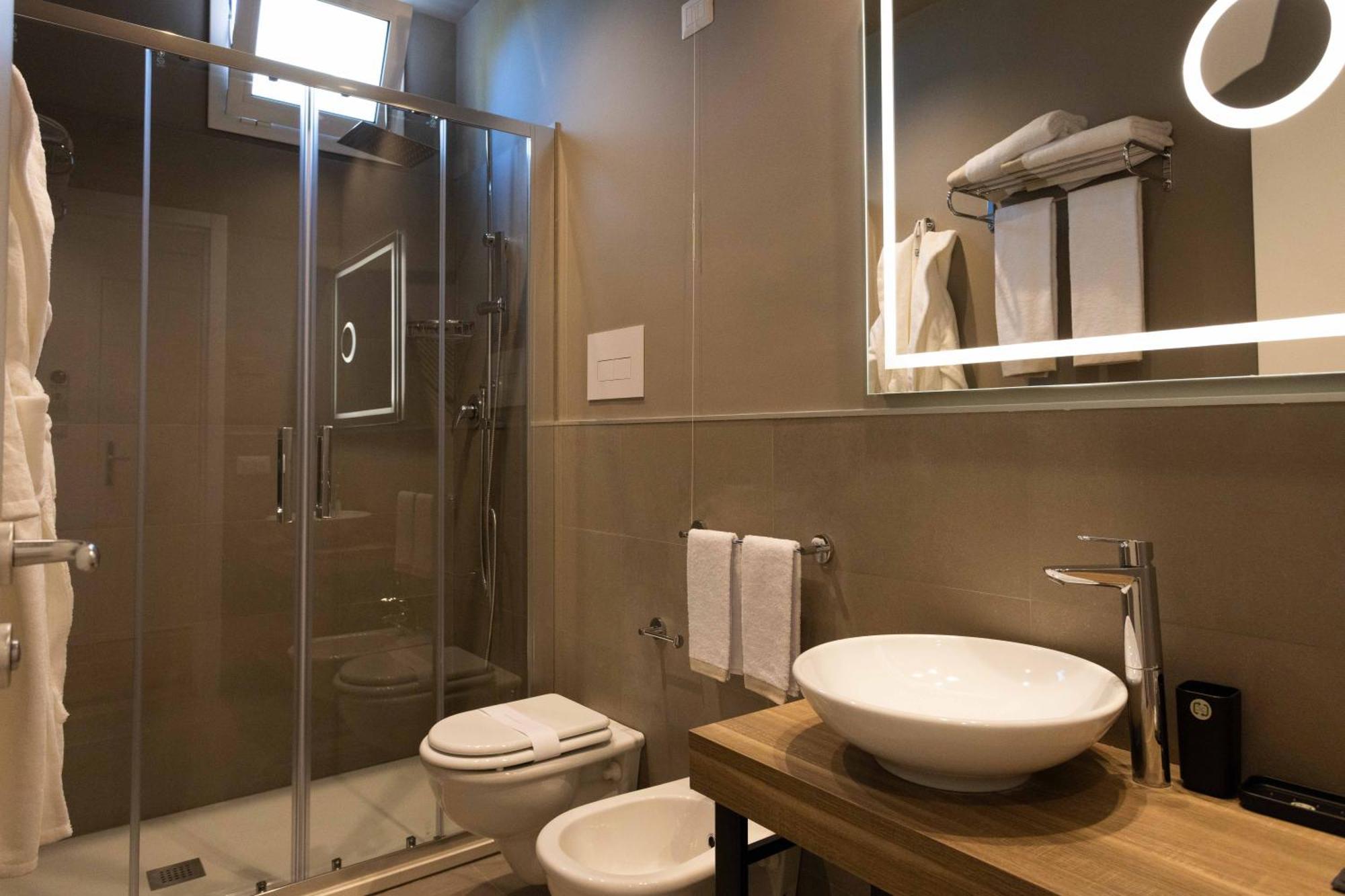 Deluxe Double or Twin Room with Garden View