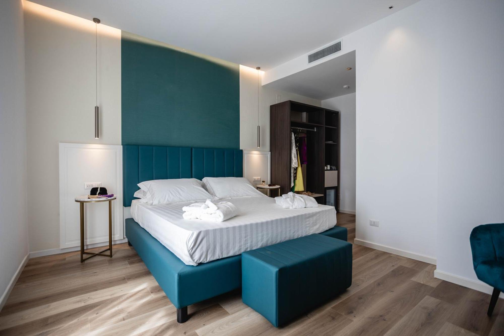 King Suite with Sea View